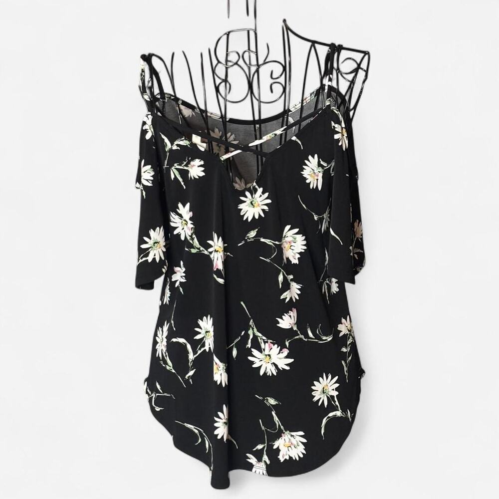 Kaileigh Stitch Fix Valette Lattice Back Floral Top Black XS